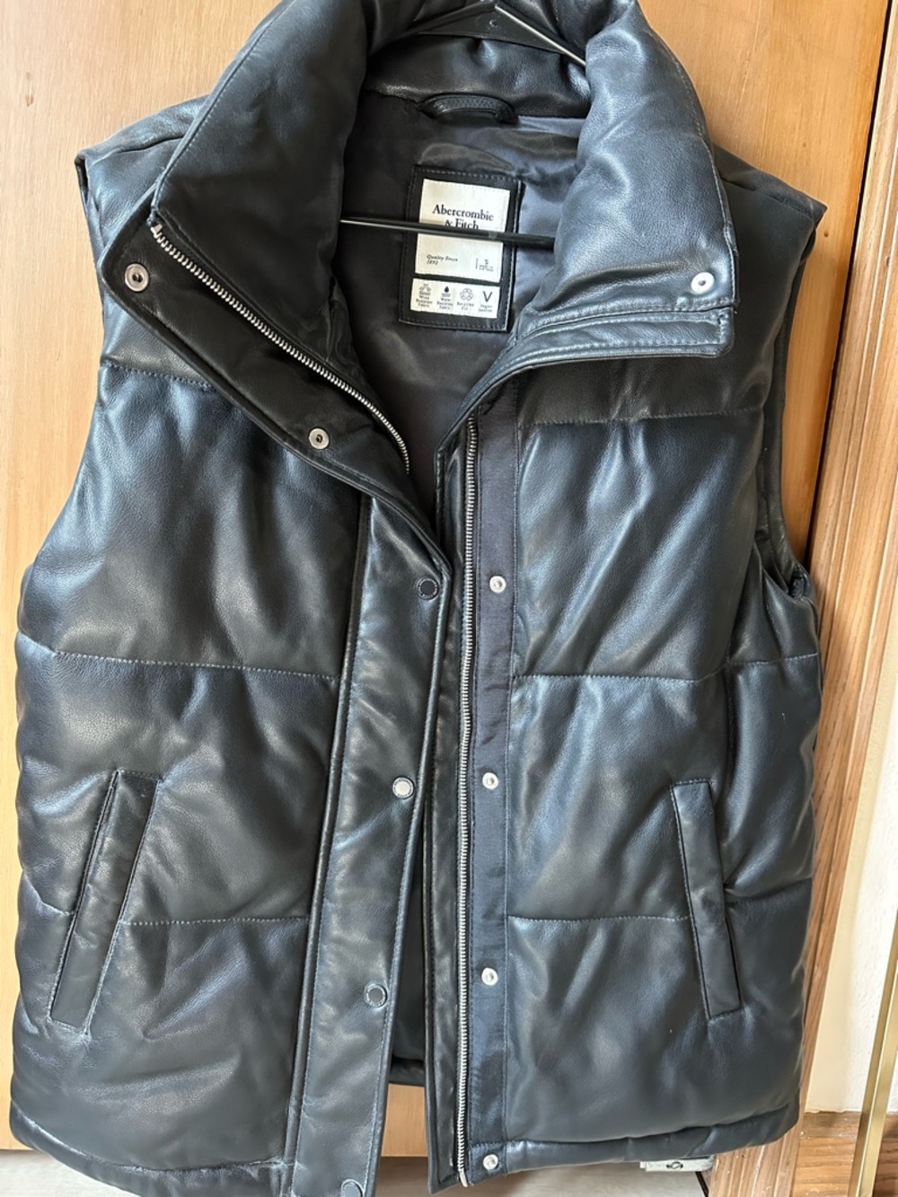 Abercrombie & Fitch Women’s Faux Leather Black Puffer Vest